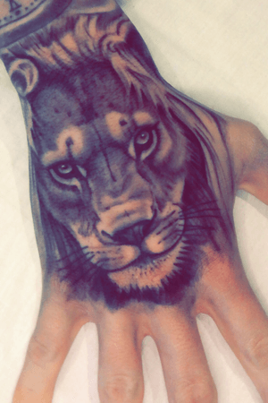 #lion #hand #piece
