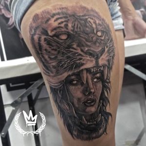 Reina tigre 🐅⚡..#girl #tiger #blackandgrey #tats #tattoo #tattuagen #tattuaggi