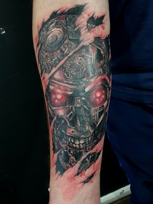 Terminator head done not long ago ! #terminator #terminatortattoo #ripskin #tattooo #color #redeyes 