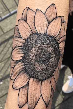 Sunflower tattoo on my arm #flower #sunflower #flowertattoo #floral #floraltattoo #sunflowertattoo #armtattoo 
