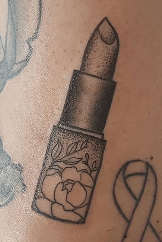 Lipstick initial tattoo  Tatuajes originales Tatuajes elegantes Tatuajes  de lápiz labial