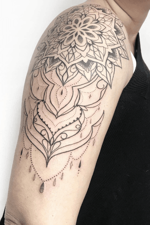 Mehendi style tattoo. #warsawtattoo #polandtattoo #ornamentaltattoo
