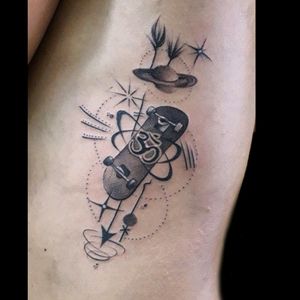 Uno de recién para mi amigo @agustincarranz , skate or die! #tattoo #inked #ink #skate #skateboard #whipeshading #whipeshadingtattoo #luchotattoo #luchotattooer 