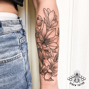 Magnolia Linework Tattoo by Kirstie Trew @ KTREW Tattoo • Birmingham, UK #magnoliatattoo #floraltattoo #lineworktattoo #finelinetattoo #tattoos #flower #flowertattoo #birminghamuk 