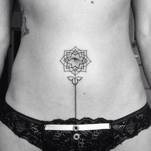 
#feminina#fineline #tattoo #geometric #organica #mandala #flores #dmoch