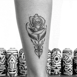 
#ornamentaltattoo#feminina#fineline #tattoo #geometric #organica #mandala #flores #rosatattoo #dmoch