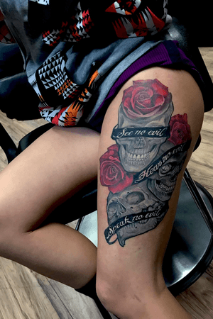 Skulls and roses 
