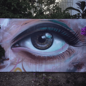 Painting some canvas, check for more on my website: www.marconobreart.com or on instagram: marconobreart #walls #graffiti #eye #realistic #realismo #canvas #artprints #artoncanvas #realismo #spray #walldesign #marconobreart 