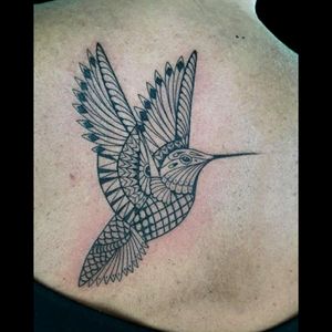 Tattoo de hoycis.. #tattoo #inked #ink #bird #picaflor #colibri #lineas #linework #lineworktattoo #details #luchotattoo #luchotattooer 