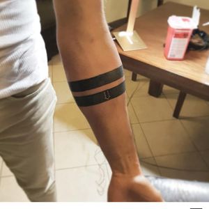 Si quieres ver más diseños puedes encontrarlos en mi Instagram como Isaac_will_tattoo.Citas y cotizaciones disponibles ✌️(55) 59303856FB: Oso S-tampa#brazalete #tattoo #cdmx #tatuaje #tatuadoresmexicanos #tatuajesadomicilio #black #tattooed#tattoos #tatuando #tatuados #bracelet