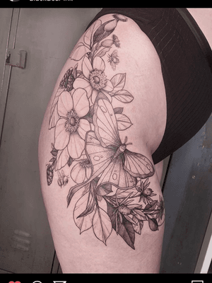 #9 Wild flower bouquet by Hanne Smit at Blackbear Ink, Eindhoven 2019