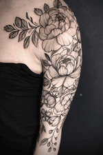 🌸Check out this fantastically floral half sleeve recently finished by Vlad - @vlad_octavian_tattooist!🌸 He would love to take on more large scale projects, get in touch to enquire!