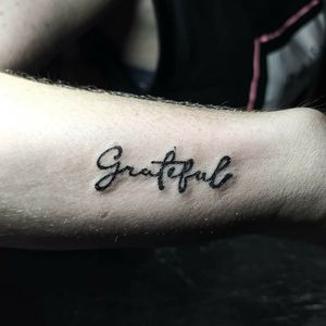 Frase " Grateful " tipografía personalizada