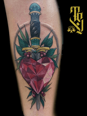 Crystal heart and dagger #color #neotraditional #coloredtattoo #neotraditionaltattoo #heart #dagger #heartanddagger 