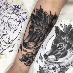 Neo Trad fox tattoo of laviperenoiretattoo también conocido como frk.tattoo #laviperenoiretattoo #frktattoo #blackandgrey # fox #neotraditional #animals #flower #naturaleza