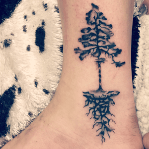 May my roots keep me grounded #tattoolife #prettystingybutworthit 