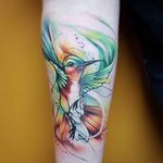 One of my favorite hummingbird tattoos! #watercolortattoo #watercolour #watercolourtattoo #watercolor #watercolortattoos #watercolourtattoos #hummingbirds #hummingbirdtattoo #hummingbird #birdtattoos 