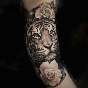 Tiger rose sleeve#tigertattoo #tigerhead #blackandgreytattoo #realism #realistic #animalportrait #marloeslupker #marloeslupkertattoo #inkandintuition #amsterdam