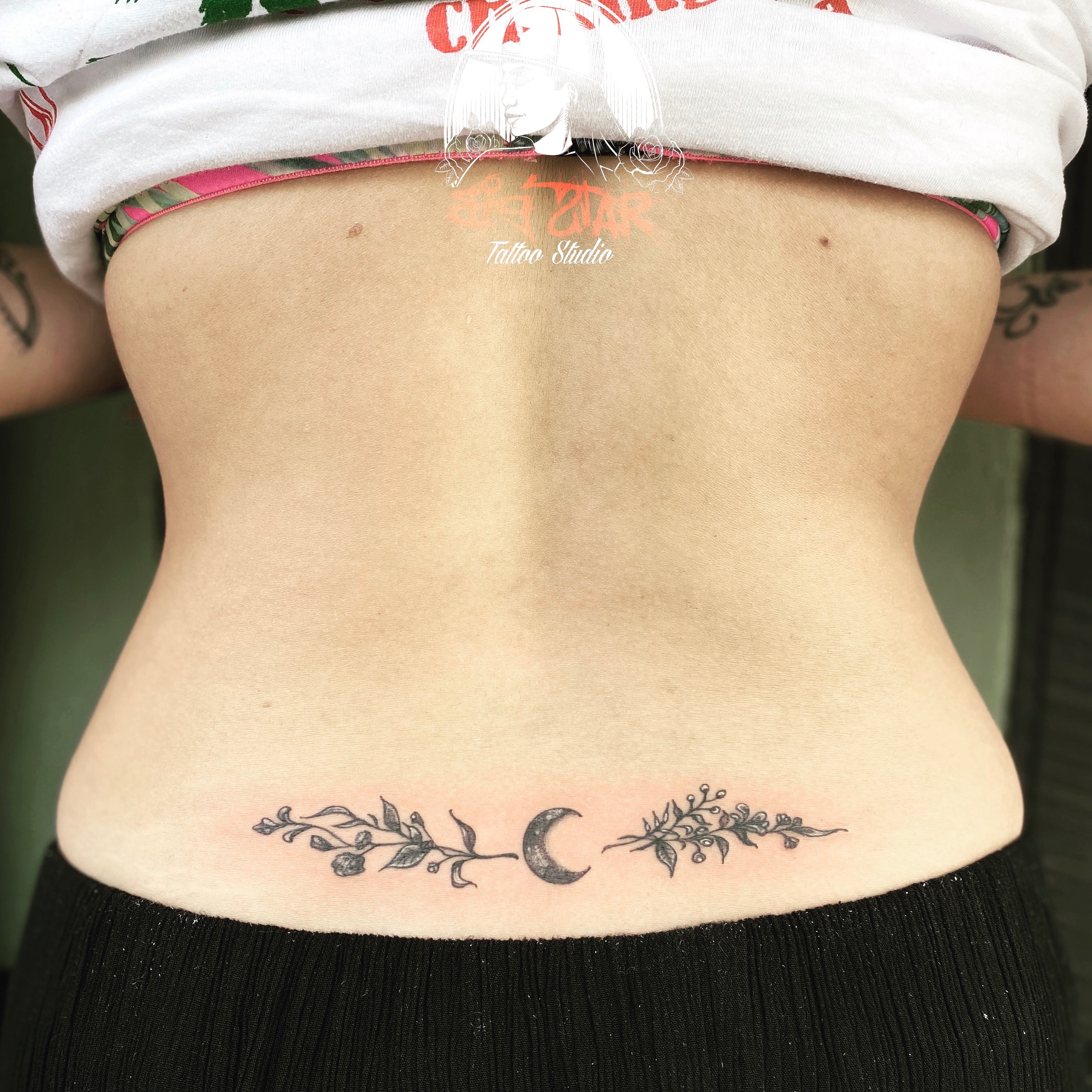 I want it 3  Star tattoos Shape tattoo Hip tattoos women