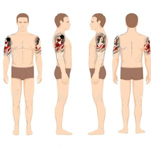 Mockup tattoos (geisha y samurái) en la zona superior de cada brazo.