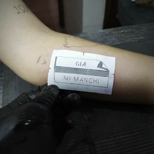 Plantilla de tatuaje personalizado por promoción de San Valentín 