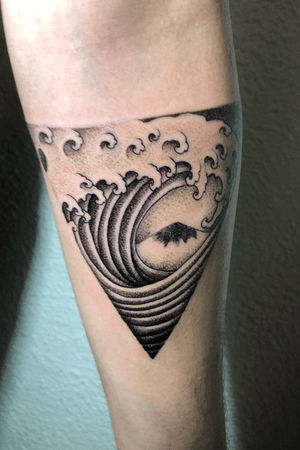 A minimalist take on the Great wave of Nakamura by Hokusai