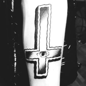 Inverted cross!!! 🤘#oslo #tattoo #norge #norway #oslotattoo