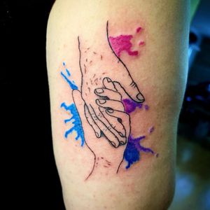 Hand tattoo #handtattoo #watercolortattoos #sakuratattooart #tattooguimaraes #tatuagemguimaraes 