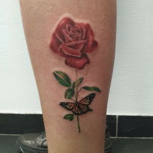 Realistic rose tattoo #rosetattoo #rose #butterflytattoo #colorrealismtattoo #colortattoo