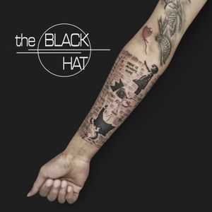 When art inspires art! You have probably already recognized some of the iconic graffitis on this amazing work done by no other but our lovely Thaïs @blank.in.k who herself comes from a long line of artists. #theblackhattattoo