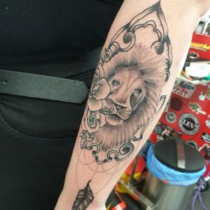 Lion ornamental tattoo #liontattoo #ornamentaltattoo #blackandgrey #dotworktattoo
