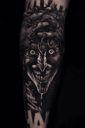 Edgar (@edgarivanov) absolutely killed it with this hahahamazing Joker piece he tattooed recently! 🤡🔪