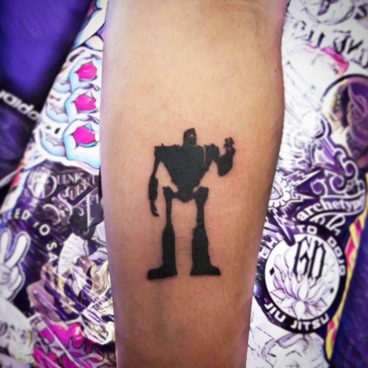 Tattoo uploaded by Nina Lovecrow • finally an Iron Giant Tattoo 🖤