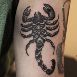 Si quieres ver más diseños puedes encontrarlos en mi Instagram como Isaac_will_tattoo. Citas y cotizaciones disponibles ✌️ (55) 59303856 FB: Oso S-tampa #tattoo #cdmx #tatuaje #tatuadoresmexicanos #tatuajesadomicilio #blackandwhite #traditional #tradicional #tradicionaltattoo #escorpion #scorpion #tatuando #tatuados #tinta #tintaypiel #blancoynegro
