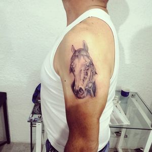 📲3052954732 IT Manizales 🎨💉🐴#sombras #tattooart #tattooartist #caballo 