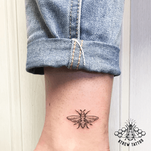 Bee Blackwork Small Tattoo by Kirstie @ KTREW Tattoo • Birmingham, UK 🇬🇧 #blackwork #bee #smalltattoo #birminghamuk #ankletattoo 