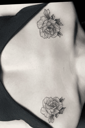 Instagram - @yuzu_tattoos#flowertattoo#peoniestattoo