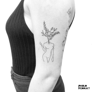 Woman with flowers done a few days ago.For appointments write me a message or call @tattoosalonen . #finelinetattoo ....#tattoo #tattoos #tat #ink #inked #tattooed #tattoist #art #design #instaart #geometrictattoos #walkindwelcomed #tatted #instatattoo #bodyart #tatts #tats #amazingink #tattedup #inkedup#berlin #berlintattoo #walkin #minimalistictattoo #berlintattoos #plant #fineline  #tattooberlin #planttattoo