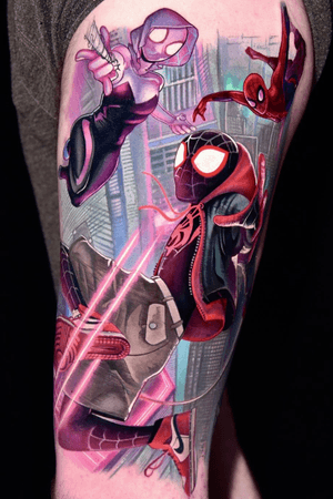 “Alright. Let’s do this one last time.” Happy to have finished this into the spiderverse piece, complete with Miles, Gwen, and Peter B. Parker. All in all around 35 hours to complete over 6 sessions 