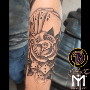 Gambling Sleeve, this man came up with a standard example of internet. The artist has of course made a beautiful unique tattoo. Made with love by @tattoosbyd_ #Tattooshop @michelink