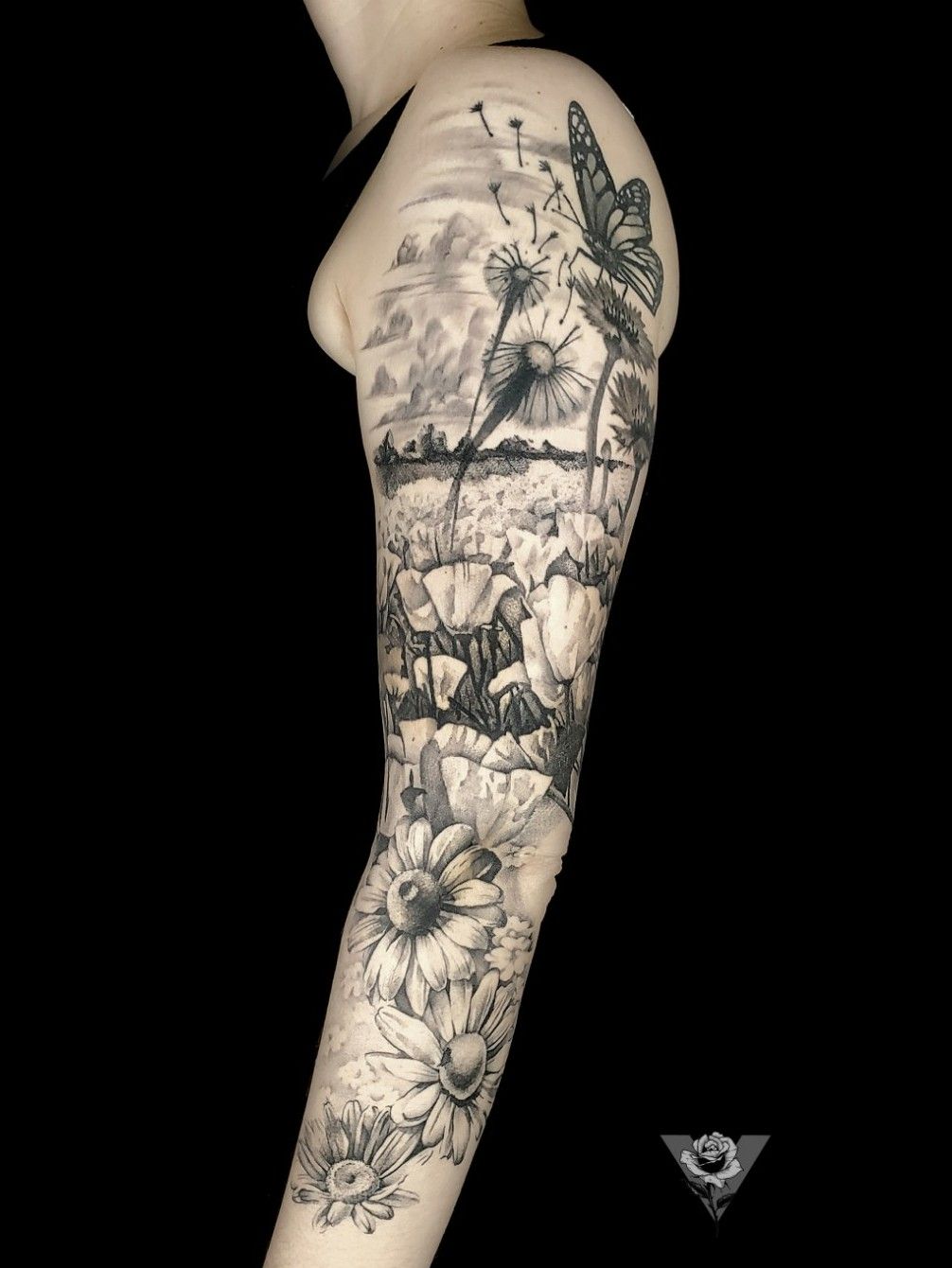 Daisy tattoo half sleeve  Half sleeve tattoo Half sleeve tattoos designs Daisy  tattoo