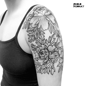 Peonies from a few days ago! Thanks so much @katrine4884 !For appointments write me a message or call @tattoosalonen . #blackworktattoo ....#tattoo #tattoos #tat #ink #inked #tattooed #tattoist #art #design #instaart #copenhagen #blackworktattoos #tatted #instatattoo #københavn #tatts #tats #amazingink #tattedup #inkedup#berlin #copenhagentattoo #traditionaltattoos #blackworkers #berlintattoos #black #blacktattoo  #tattooberlin #oldschooltattoo