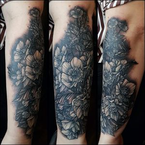 #black #art #inspiration #drawing #botanical #floral #floraltattoo  #tattoo  #tattooartist  #floral #floraltattoo #blackwork #linework #picoftheday #tätowierung #tfl #berlin #berlintattooartist #italian #deutschland #btattooing   #apocalypsetattoo