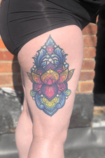 Healed ornamental thigh mehndi colorful tattoo #ornamentaltattoo #thightattoo #healedtattoo #lickacolor #mehnditattoo
