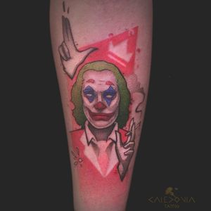 "Put On A Happy Face!" 🤡 Joker's tribute. 🤡 Find me in Vancouver at Arcane body arts. For any tattoo enquiry, please contact me directly on my website: www.caledoniatattoo.com Link in bio. #joker #jokerillustration #illustration #jokertattoo #epictattoo