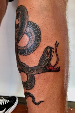 #snaketattoo #orientalsnake #orientaltattoo #snake #blackwork #dotwork 