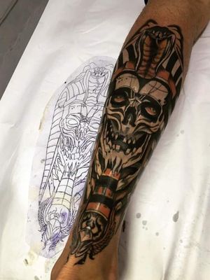 #tattooperna #farao #mumia #tattooart #tattoocolorida Mumia feita em colorido e preto e cinza! 