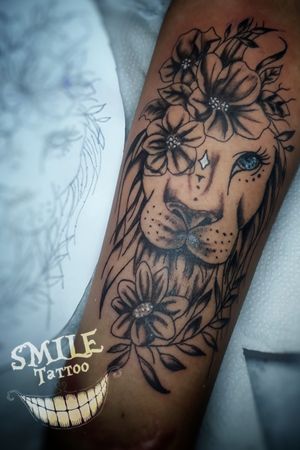 #leaotattoo #leaocolorido #tattooart  feminina Leão em preto e branco Com coloração!!Feito no braço #tattoorj 