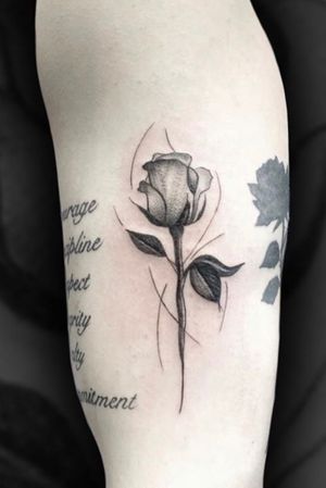 Tattoo uploaded by Dini • Rosa e fogo • Tattoodo