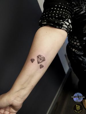 #handpoke #handpoker #inkedboy #inkedgirl #tattoos #tattoo #minitattoo #bedzin #katowice #dabrowagornicza #czeladz #silesiatattoo #bedzin #ilustration #tatoodesign #dotworkers #dotworktattoo #dot #wannado #tattooidea #silesiatattoos #handpokepolska #tatuaż #tattooidea #tattooflash #tatuaże #tatts #silesia 